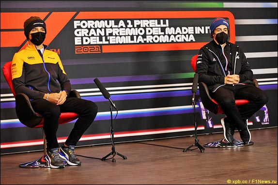 Ландо Норрис (McLaren) и Фернандо Алонсо (Alpine)