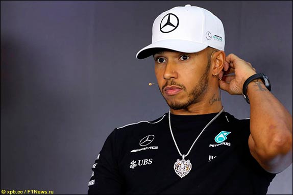 Льюис Хэмилтон