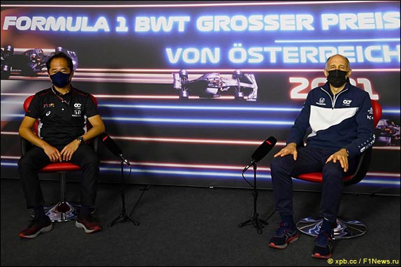 Тойохару Танабе (Honda) и Франц Тост (AlphaTauri)