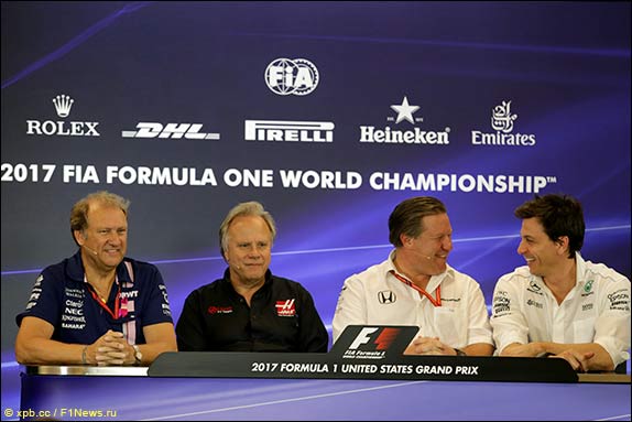 Пресс-конференция с руководителями команд в пятницу...