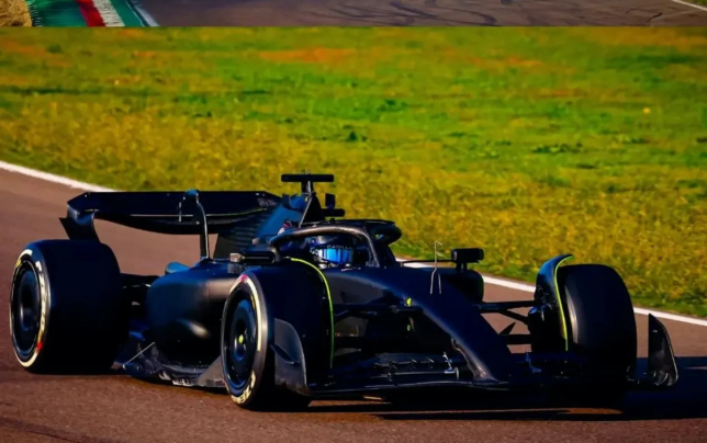 Серхио Перес за рулём Ferrari SF-23 на тестах в Имоле, фото из социальных сетей