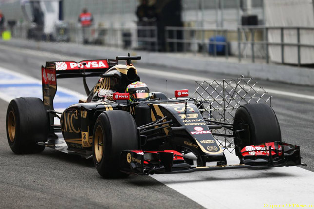 Пастор Мальдонадо на тестах в Барселоне