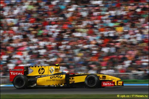 Виталий Петров на трассе Гран При Германии