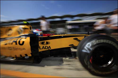 Виталий Петров на трассе Хунгароринг