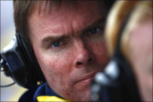 Главный гоночный инженер Renault F1 Алан Пермейн