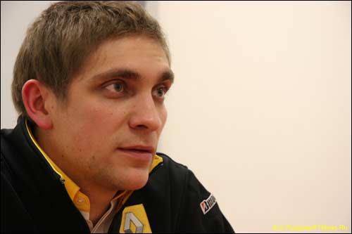 Виталий Петров на встрече с прессой в Москве