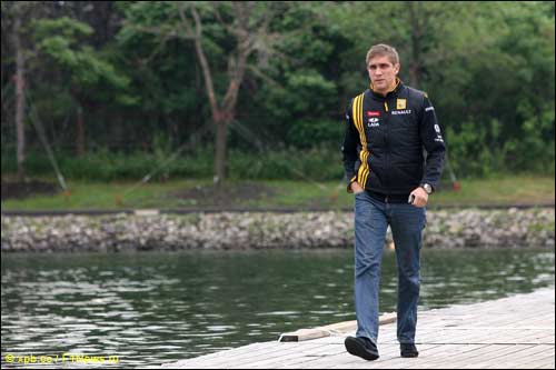 Виталий Петров на автодроме имени Жиля Вильнева