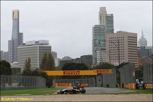 Виталий Петров на трассе Гран При Австралии