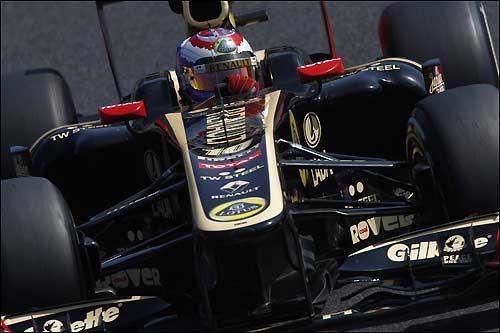 Виталий Петров за рулем R31