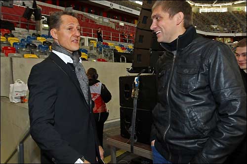 Виталий Петров и Михаэль Шумахер в Дюссельдорфе накануне Гонки Чемпионов