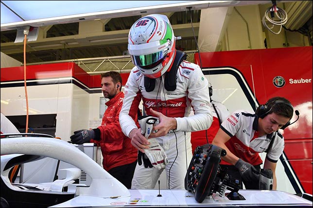 Антонио Джовинацци на тестах Pirelli