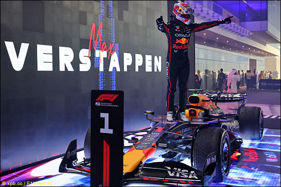 Макс Ферстаппен выиграл Гран При Катара, одержав седьмую победу в сезоне и 70-ю в карьере