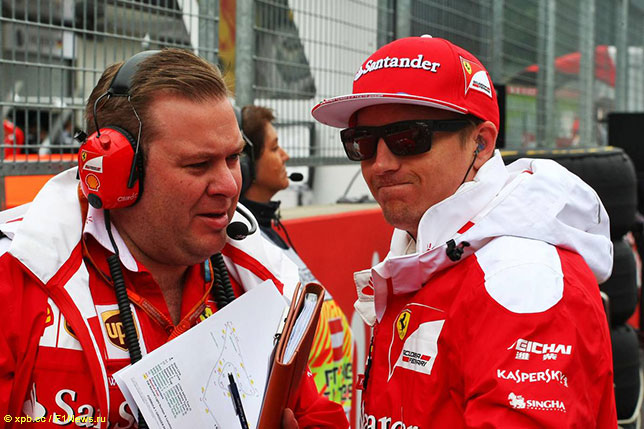 Кими Райкконен и его гоночный инженер Дэйв Гринвуд