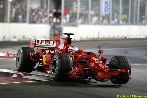 Кими Райкконен на трассе ГП Сингапура