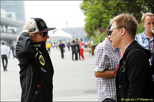 Кими Райкконен и Мика Сало (справа)