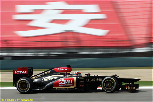 Кими Райкконен на тренировках в Шанхае