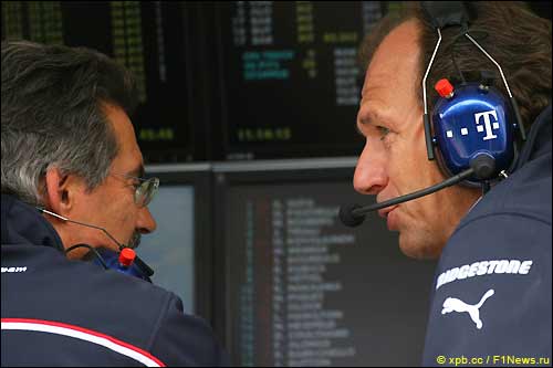 Босс спортивного отделения BMW Марио Тайссен и технический директор BMW Sauber Вилли Рампф