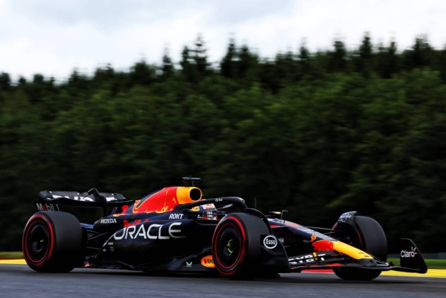 Макс Ферстаппен за рулём RB19 во время квалификации в Спа, фото XPB