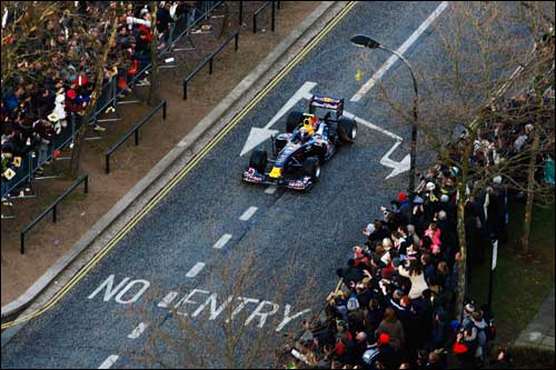 Шоу Red Bull Racing в Милтон-Кинс