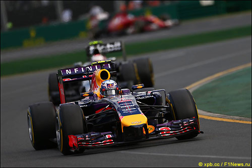 Даниэль Риккардо на трассе в Альберт-парке