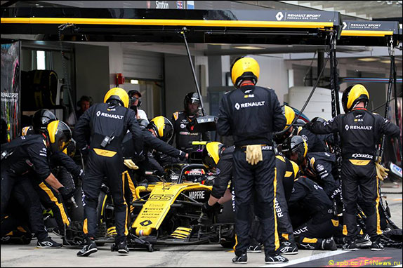 Пит-стоп Карлоса Сайнса