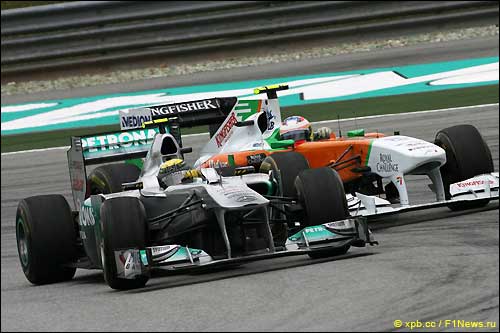 Пол ди Реста и Нико Росберг. Дуэль в Малайзии 