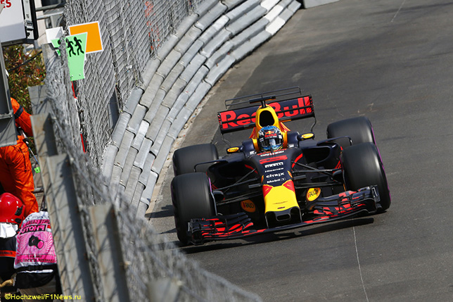 Даниэль Риккардо на тренировках в Монако