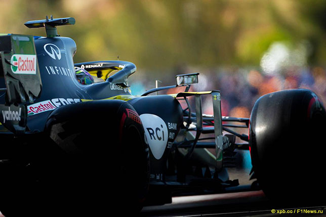 Даниэль Риккардо на трассе в Портимао