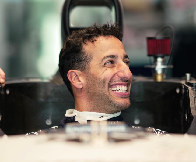 Даниэль Риккардо в кокпите машины AlphaTauri, фото пресс-службы команды