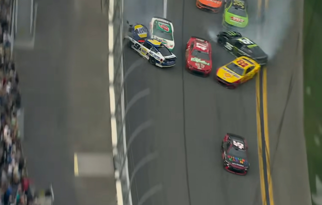 Последние секунды гонки в Дайтоне