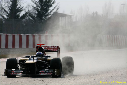 Даниэль Риккардо на тестах в Барселоне