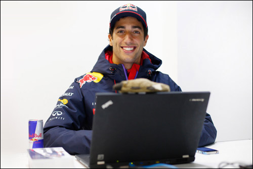 Даниэль Риккардо отвечает на вопросы в Twitter