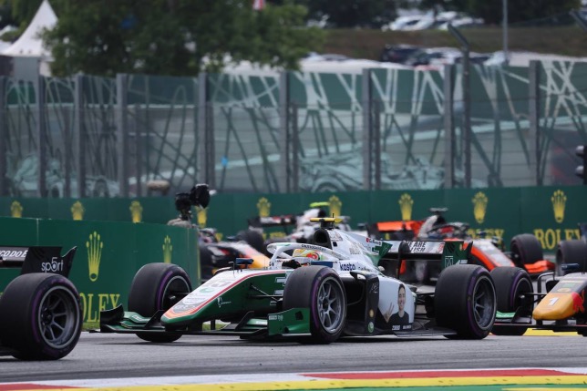 Роберто Мери ведёт борьбу на трассе в Шпильберге, фото XPB