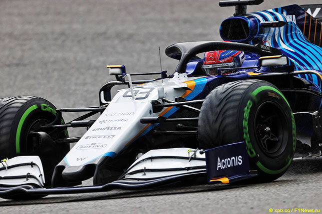 Джордж Расселл за рулём Williams во время квалификации в Спа