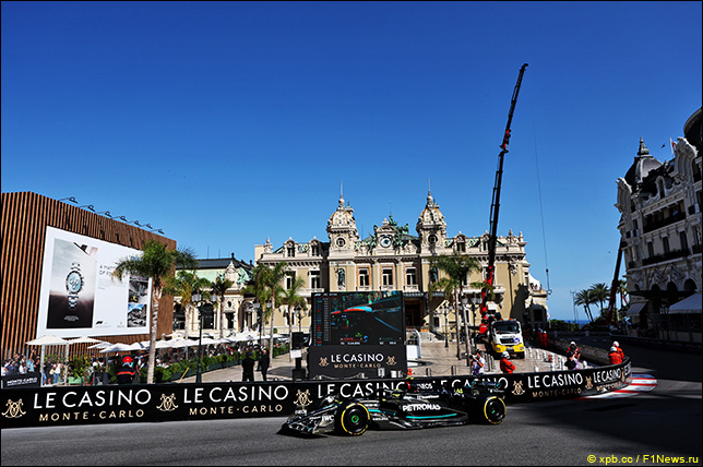 Льюис Хэмилтон