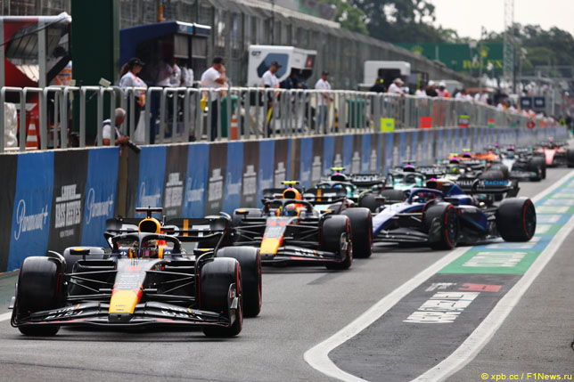 Трафик в Интерлагосе на выезде с пит-лейн