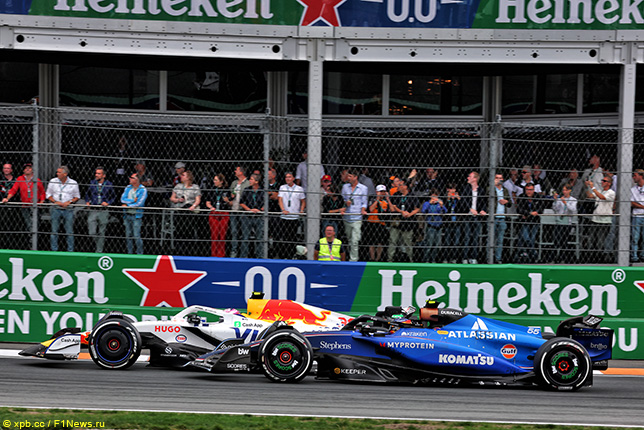 Борьба Карлоса Сайнса и Лиама Лоусона