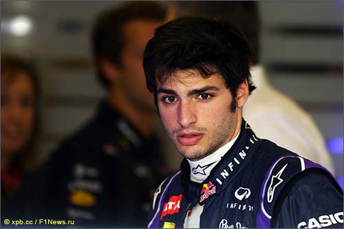 Карлос Сайнс на тестах в Абу-Даби