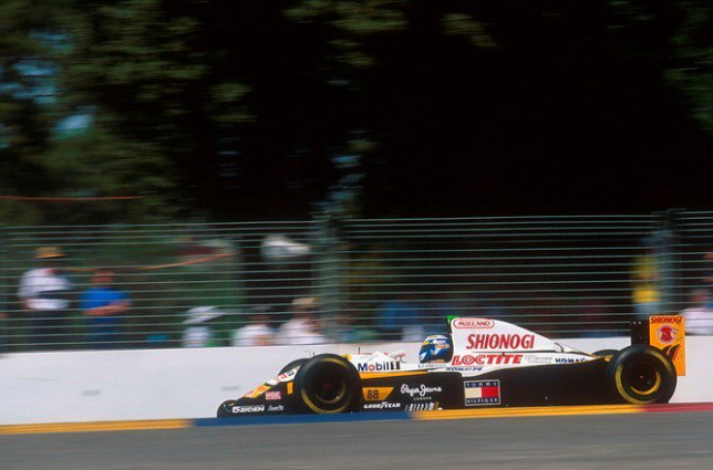 Мика Сало за рулём Lotus 109 в 1994 году