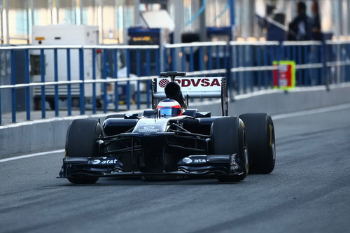 FW33 на тестах в Хересе. В кокпите - Рубенс Баррикелло.