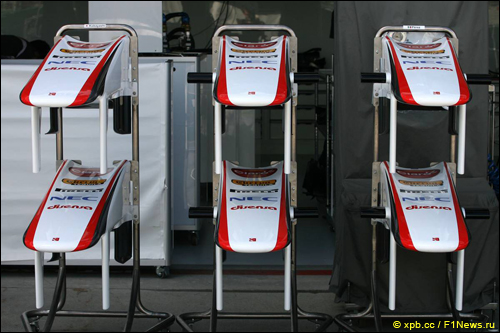 Носовые обтекатели Sauber