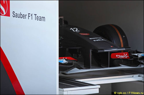 Трейлер Sauber с машиной Эстебана Гутьерреса