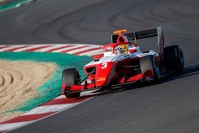 Ирина Сидоркова на трассе в Маньи-Куре за рулём машины Ф3, фото пресс-службы Формулы 3