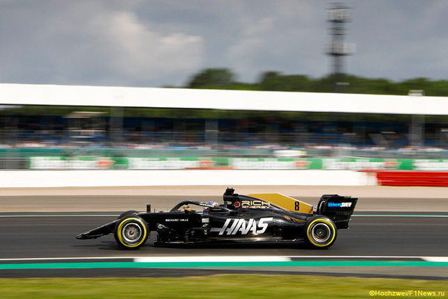 Роман Грожан после инцидента на пит-лейн в Сильверстоуне