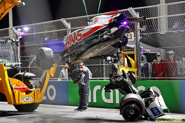 Разбитая машина Мика Шумахера