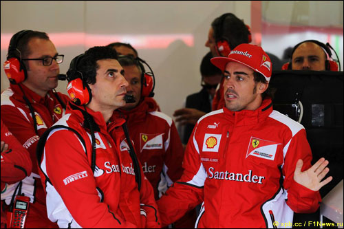 Андреа Стелла и Фернандо Алонсо