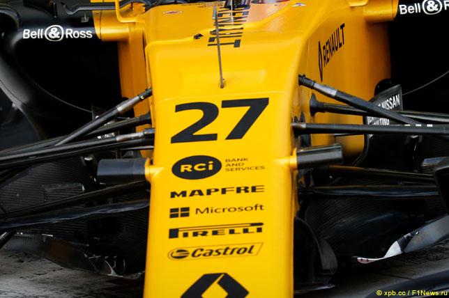 Спонсорские логотипы на носовом обтекателе Renault