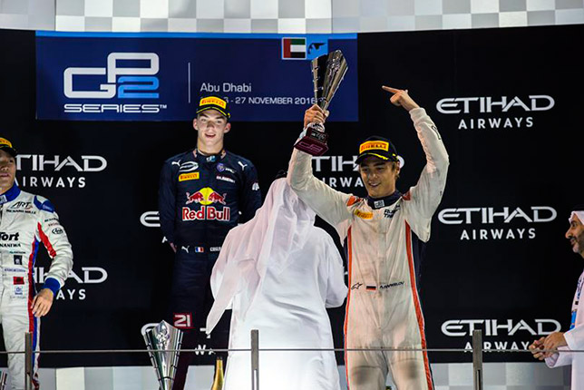 Артём Маркелов на подиуме субботней гонки в Абу-Даби