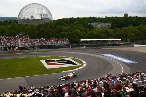 Адриан Сутил на трассе в Монреале, 2010 год