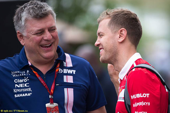 Отмар Сафнауэр, руководитель команды Racing Point, и Себастьян Феттель на Гран При США 2017 года